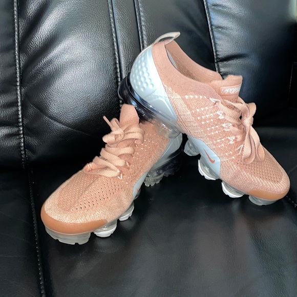 Nike Shoes - Nike Flyknit Vapormax Rose Gold